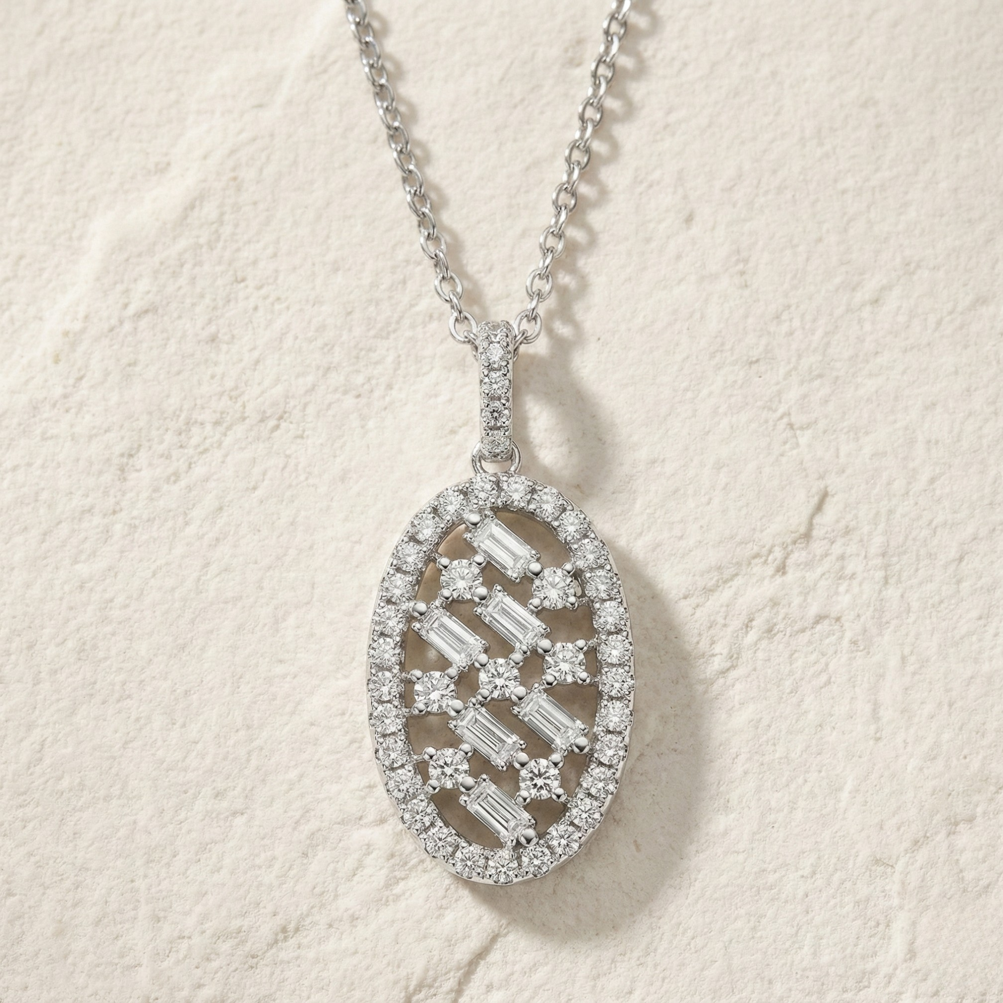 שרשרת מואסנייט אליפסה בשילוב חיתוך אמרלד