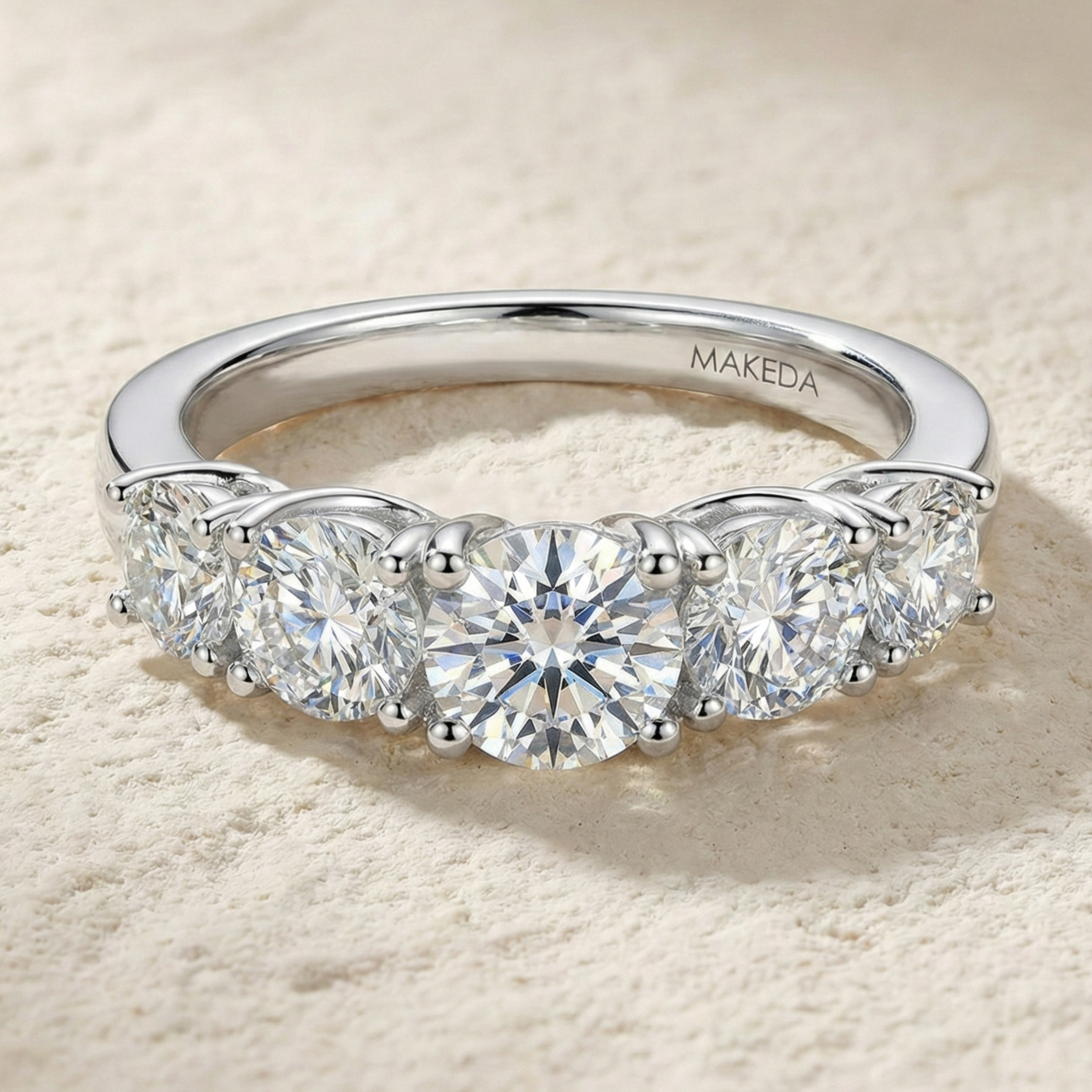 טבעת איטרניטי מדורגת 5 אבנים