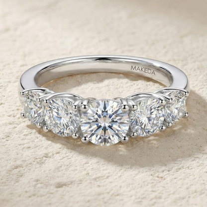 טבעת איטרניטי מדורגת 5 אבנים