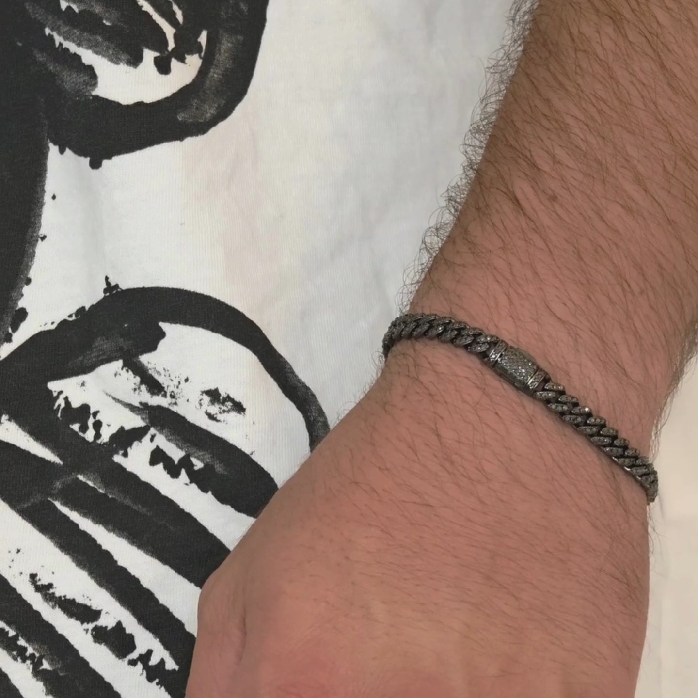 צמיד קובאני שחור משובץ